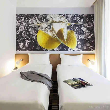 Ibis Styles Napoli Garibaldi Hotel Exterior photo