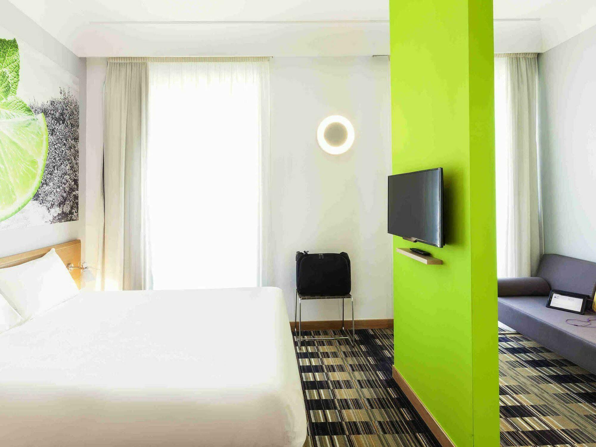 Hotel Ibis Styles Garibaldi Napoli